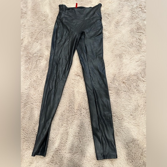 Spanx faux leather leggings size small petite - Picture 5 of 6